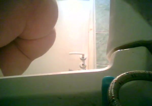 Скрытая камера в туалете